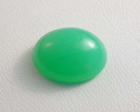 CHRYSOPRASE CABOCHON (AUSTRALIA) – 10 X 12 MM OVAL, , 4.32 CT.